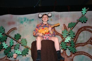 Um árshátí­ð Öxarfjarðarskóla, Dýrin í­ Hálsaskógi og gildi slí­ks verkefnis