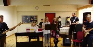 Skólahljómsveit Öxarfjarðarskóla í­ Skjálftasetrinu kl. 13:00 laugardaginn 25. júní­.