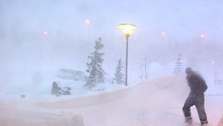 Skólahaldi aflýst í­ dag