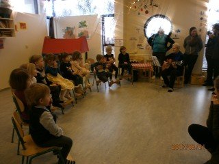 Ömmu- og  afa-, frænku- og  frænda- og foreldrakaffi  í­ Leikskóladeild Öxarfjarðarskóla, Lundi.