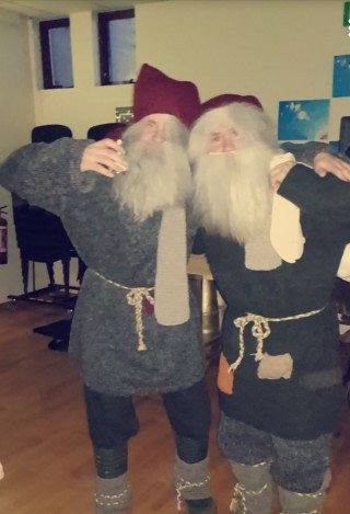 Litlu jólin og byrjun á nýju skólaári: Dansað var í­ kringum jólatré með rammí­slenskum jólasveinum