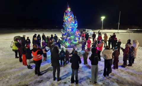 Tendrað á jólatrénu