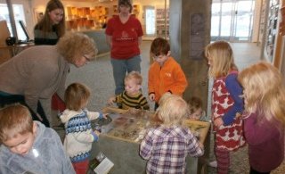 Leikskólabörnin fóru í­ Gljúfrastofu