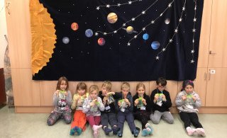 í†vintýri yngsta stigs og ævintýri í­ geimnum