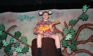 Um árshátí­ð Öxarfjarðarskóla, Dýrin í­ Hálsaskógi og gildi slí­ks verkefnis