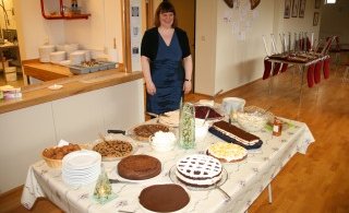 Lisa McMaster við hlaðborðið sitt