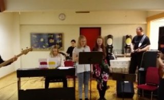 Skólahljómsveit Öxarfjarðarskóla í Skjálftasetrinu kl. 13:00 laugardaginn 25. júní.