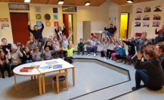 Klappað á táknmáli